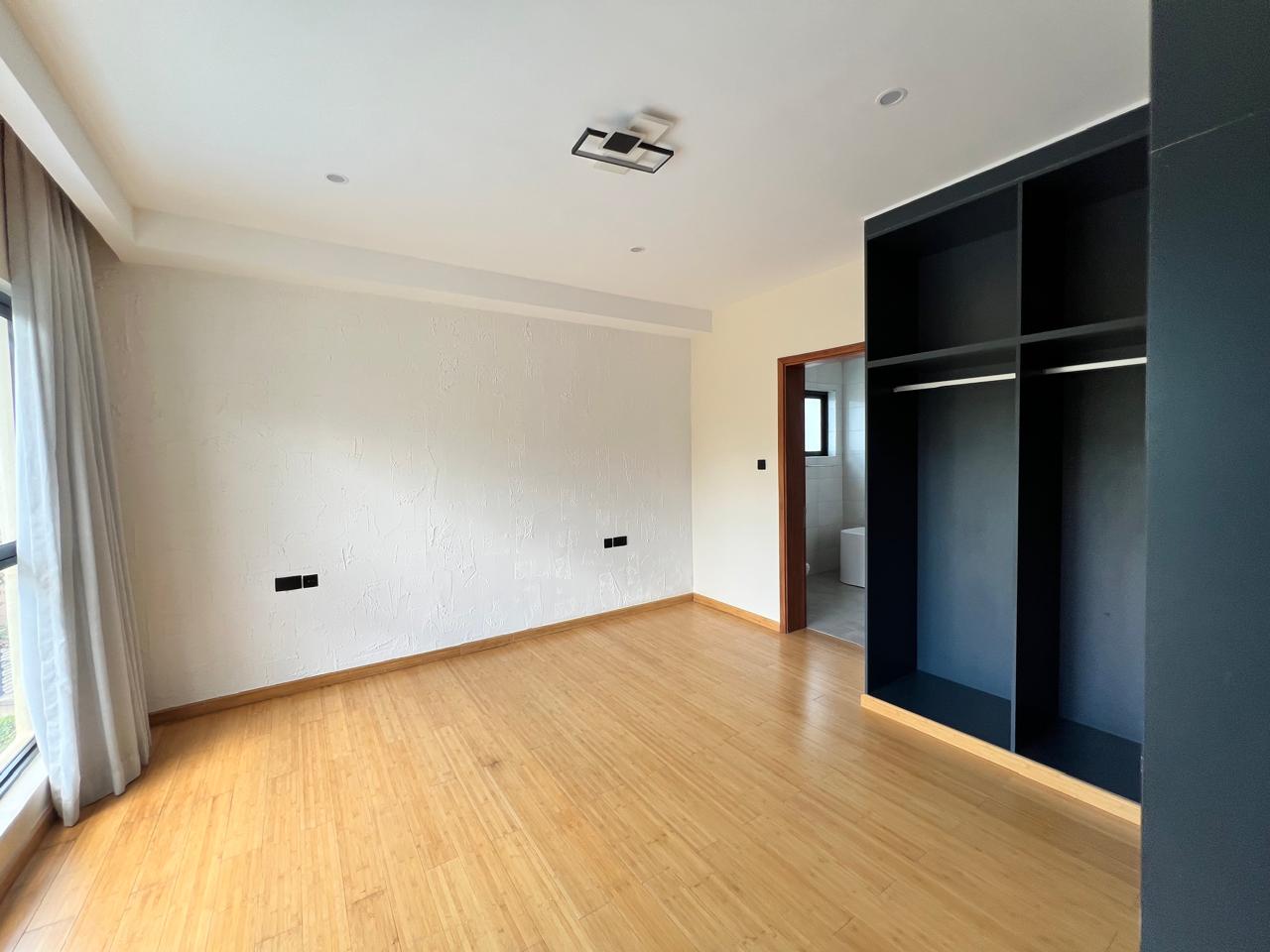 5-Bedroom+DSQ