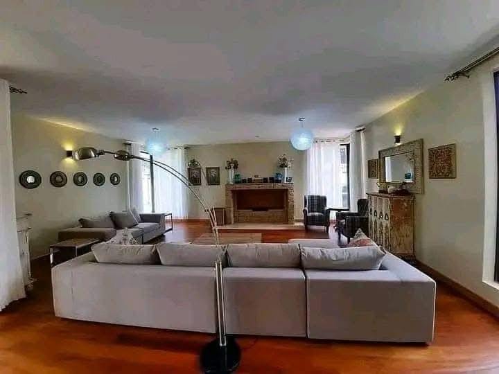 5 Bedroom Townhouse plus DSQ