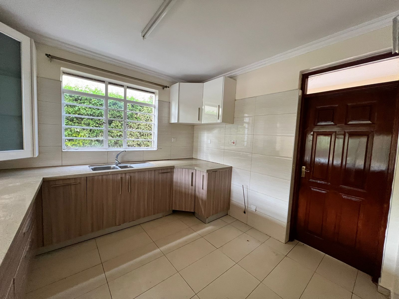 4-Bedrooms+DSQ