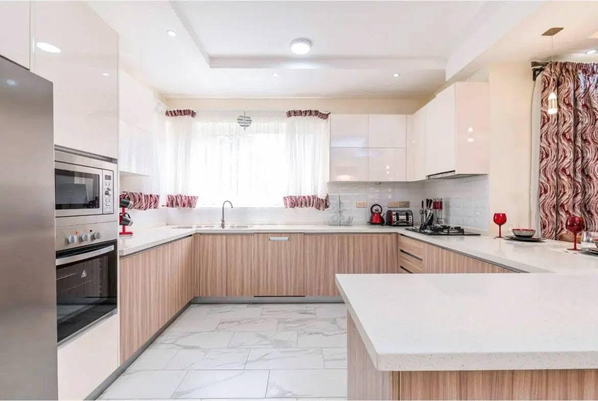 4 Bedroom Townhouse
