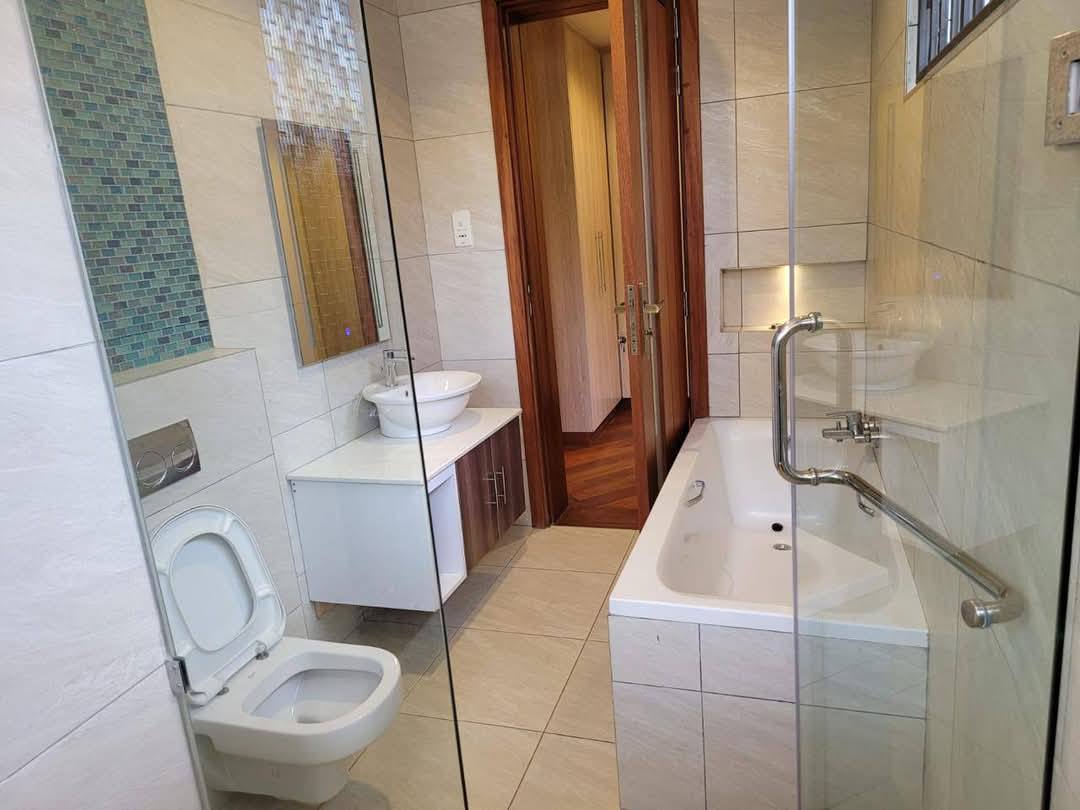 5 Bedroom Plus DSQ