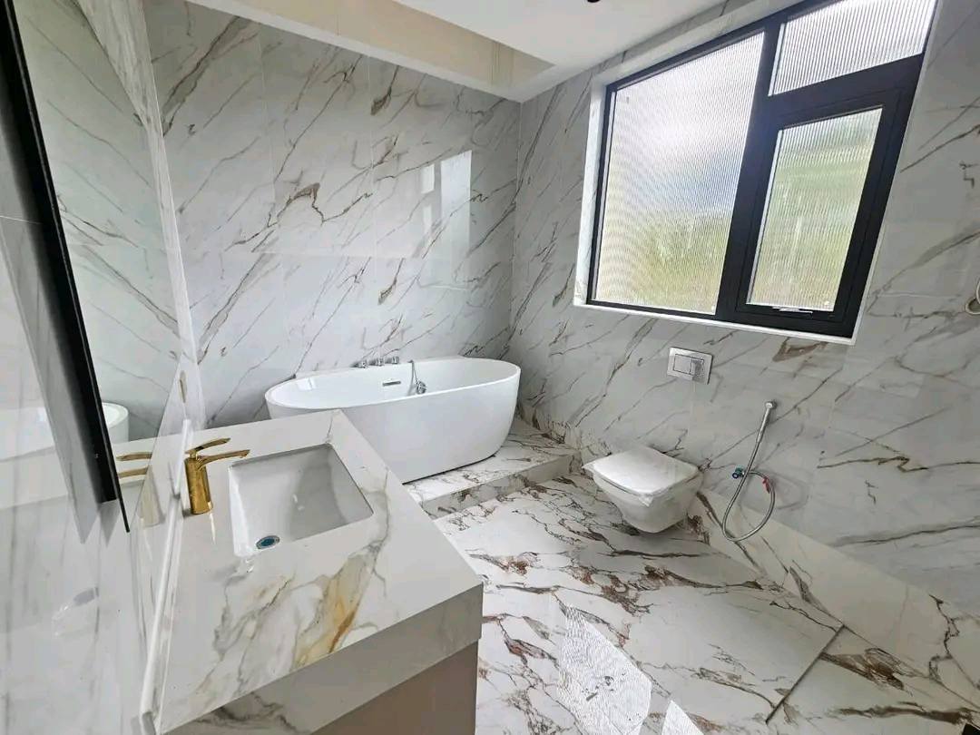 5-Bedroom and DSQ