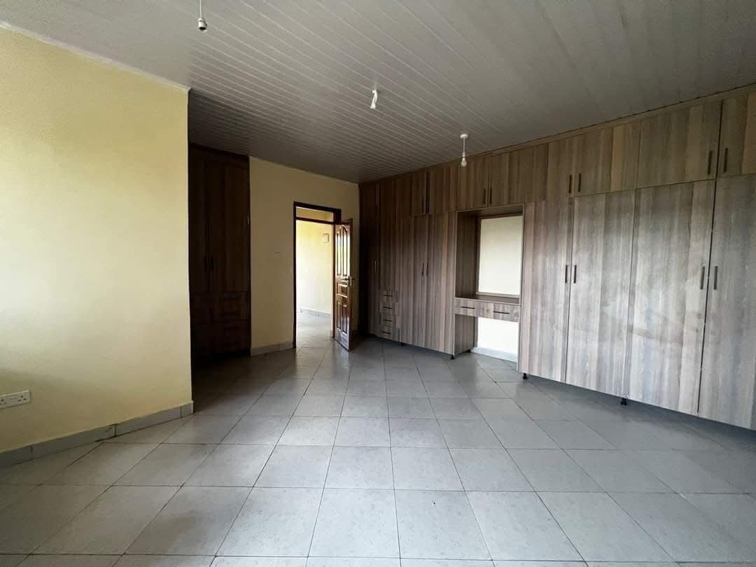 magnificent 4 bedroom house in Membley Estate