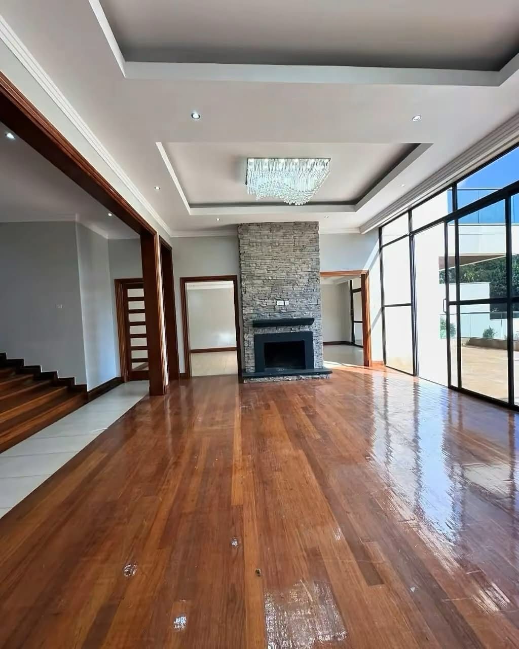 5 Bedroom Villa
