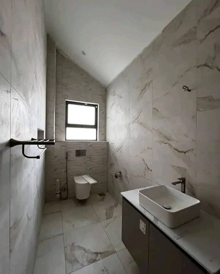 5 Bedroom Townhouse