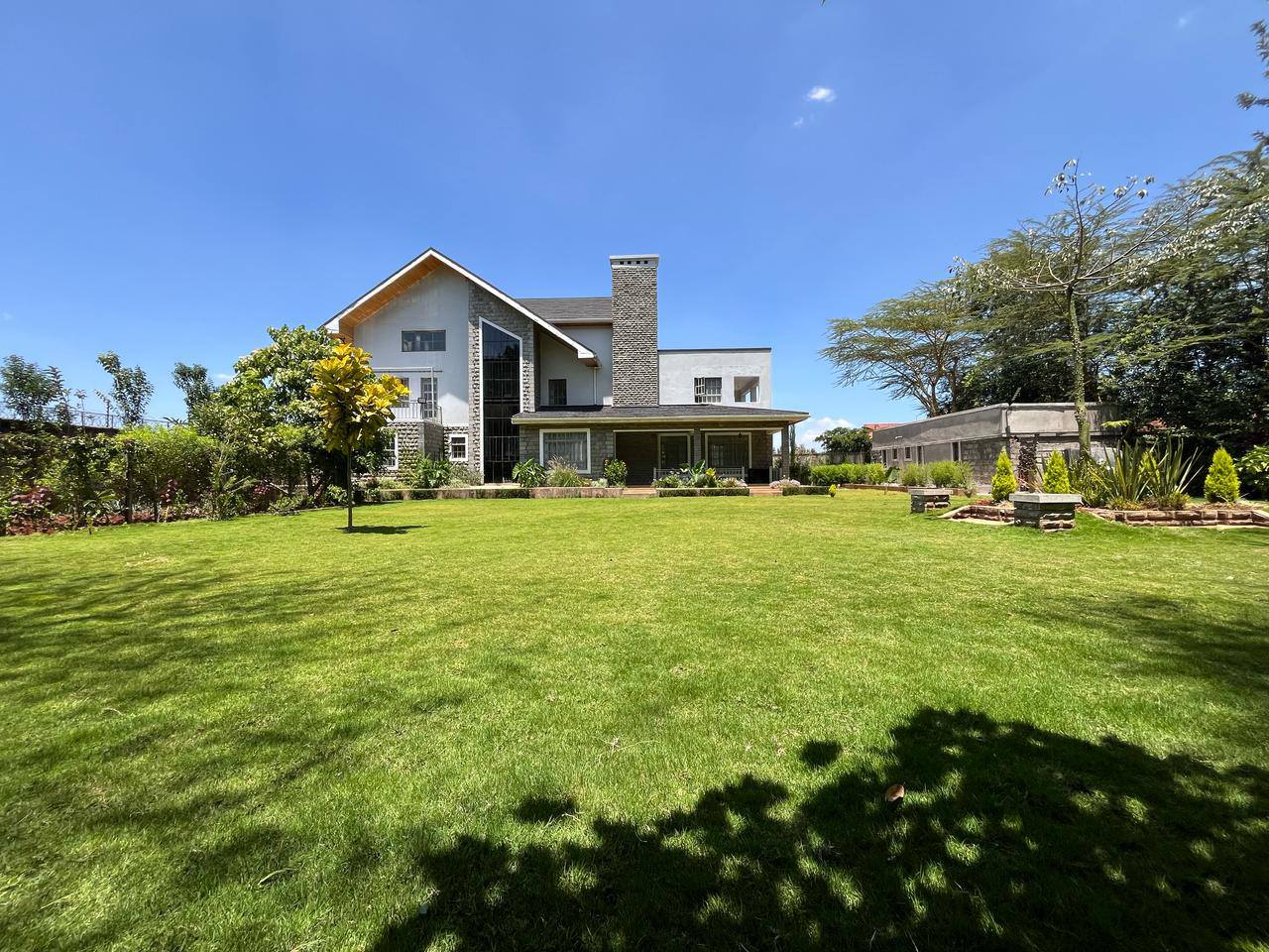 6 Bedroom Townhouse