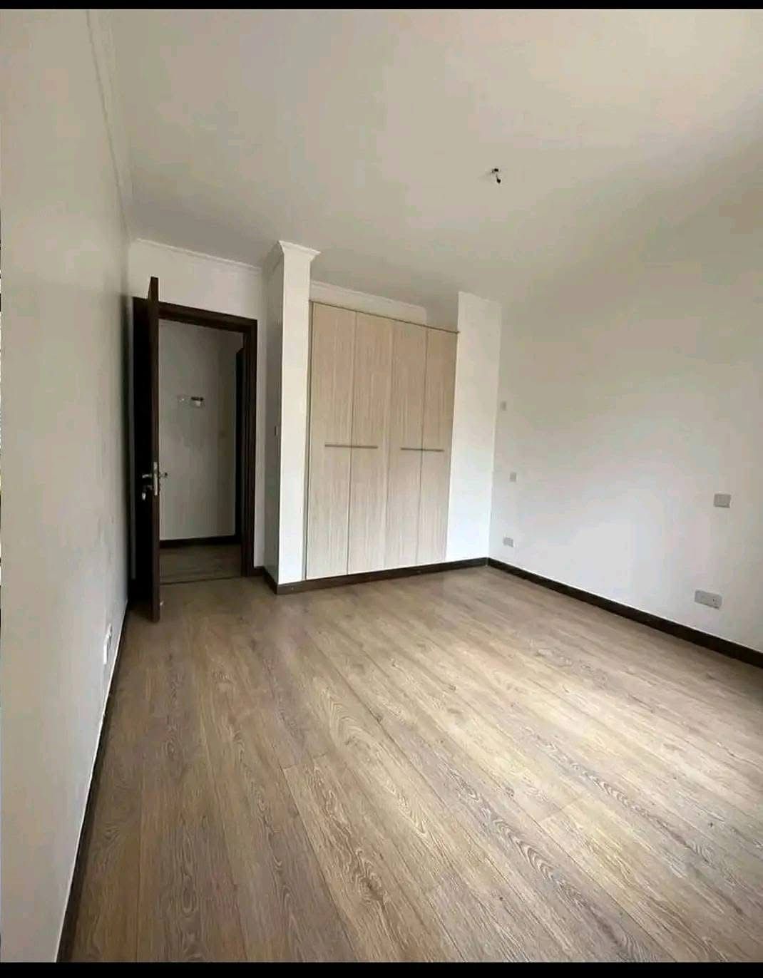 5 Bedroom Townhouse