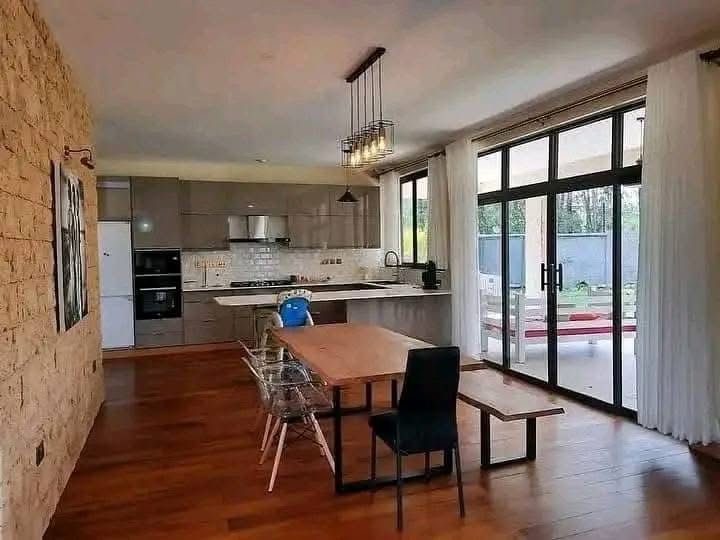 5 Bedroom Townhouse plus DSQ