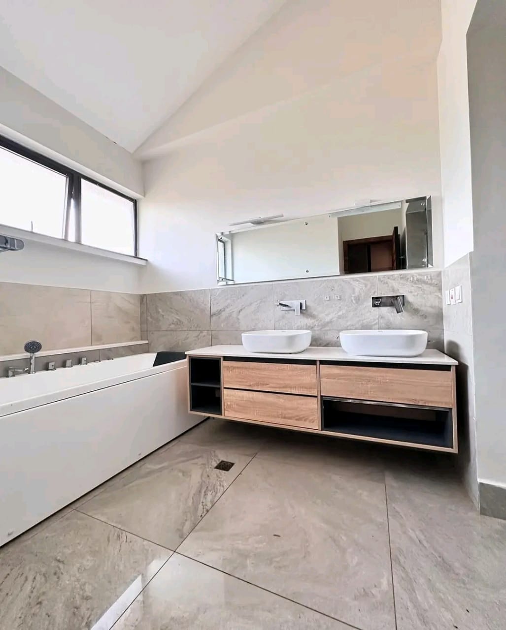 4-Bedroom+DSQ
