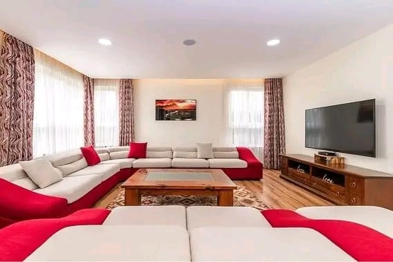 4 Bedroom and dsq