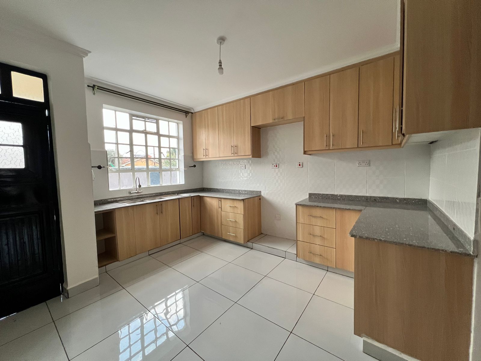 3-bedroom semi-Apartment