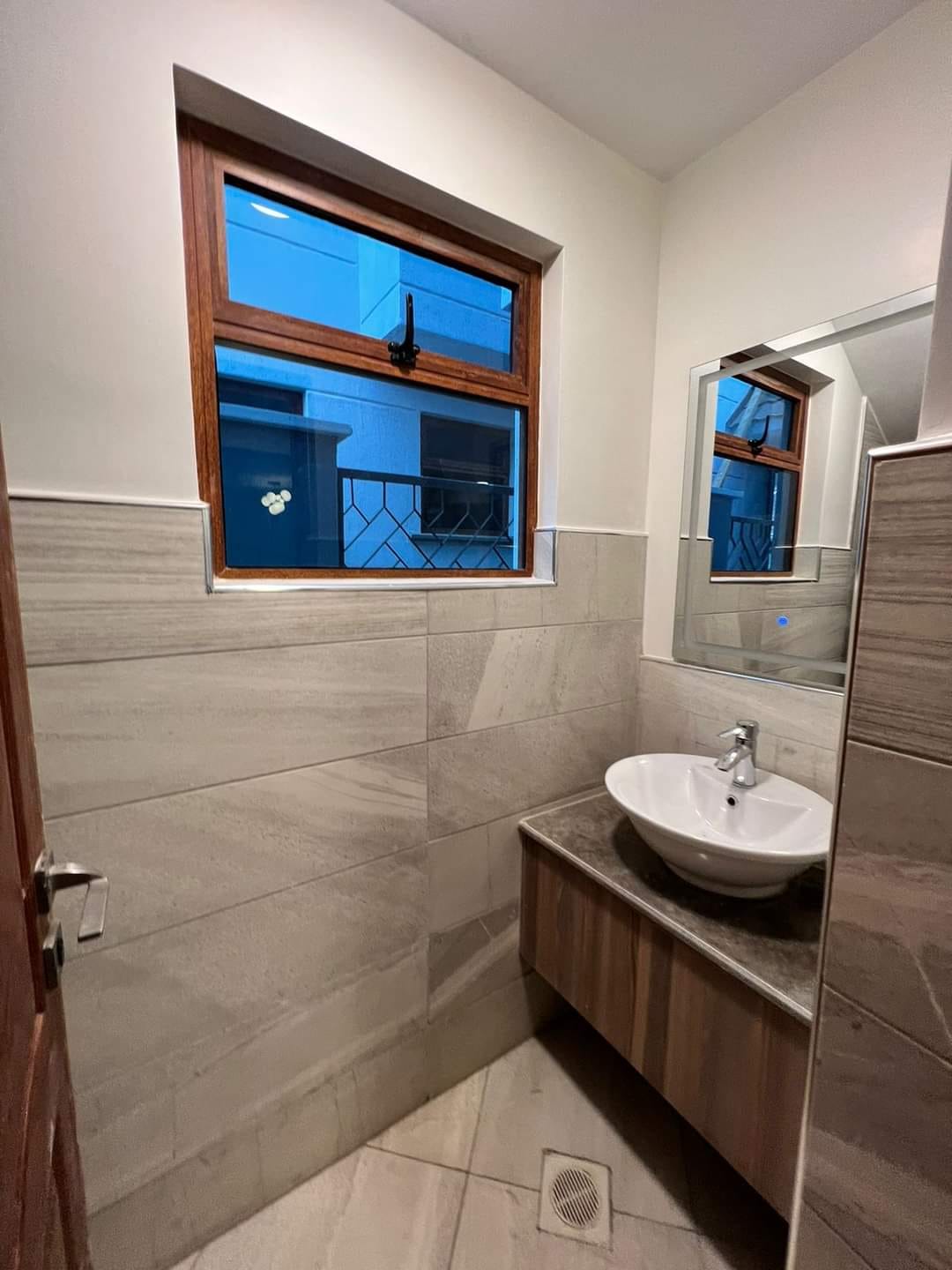 4-bedroom+DSQ