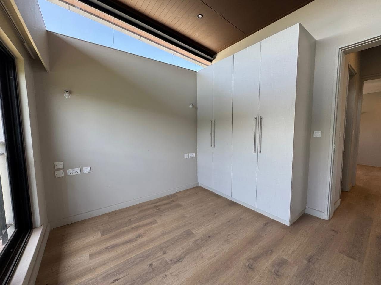 4 Bedroom
