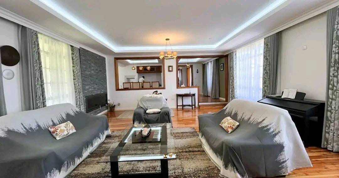 6 Bedroom Townhouse