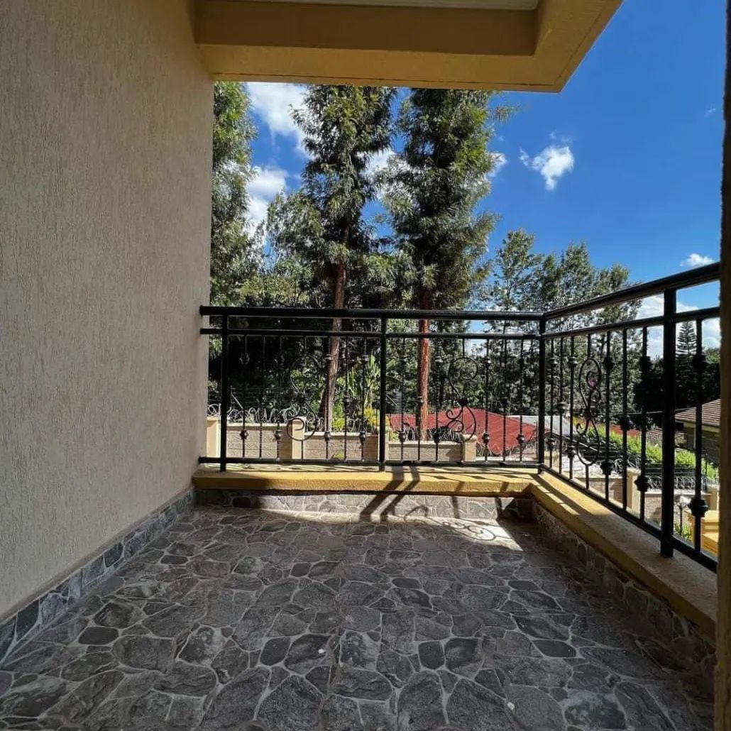 5-Bedroom