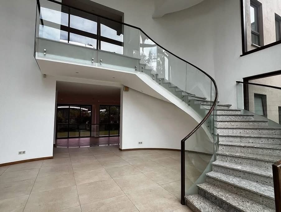 5 bedroom villa