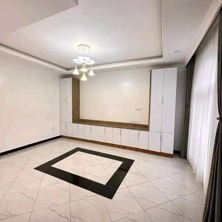 7-Bedroom Townhouse with DSQ for Sale in Karen