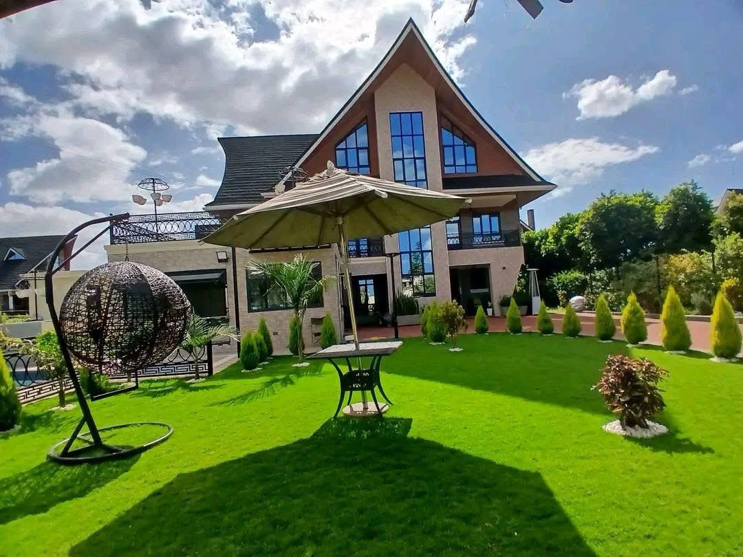 6 Bedroom