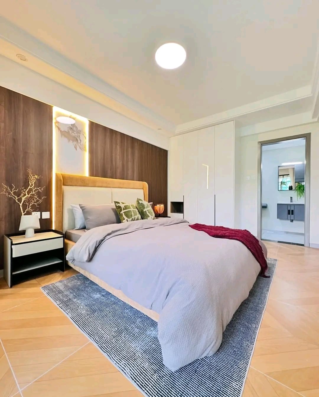 1,2 and 3-bedroom apartment