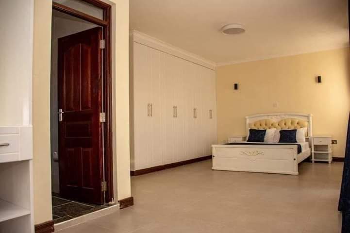 4-Bedroom+DSQ