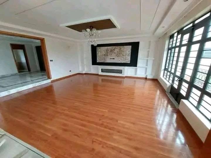 6 Bedroom