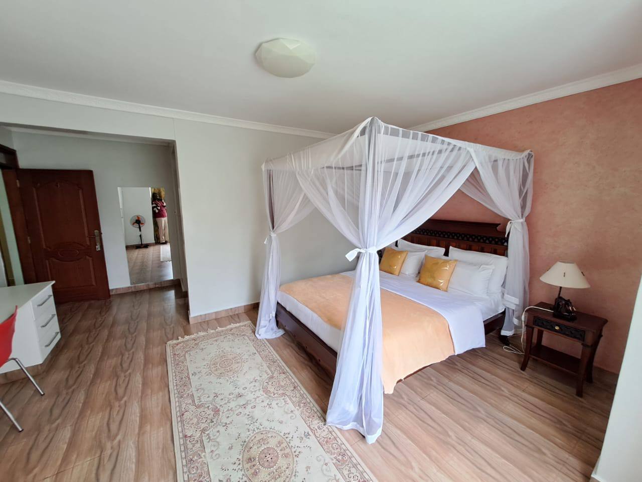 6 Bedroom villa