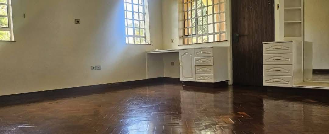 5 Bedroom and DSQ