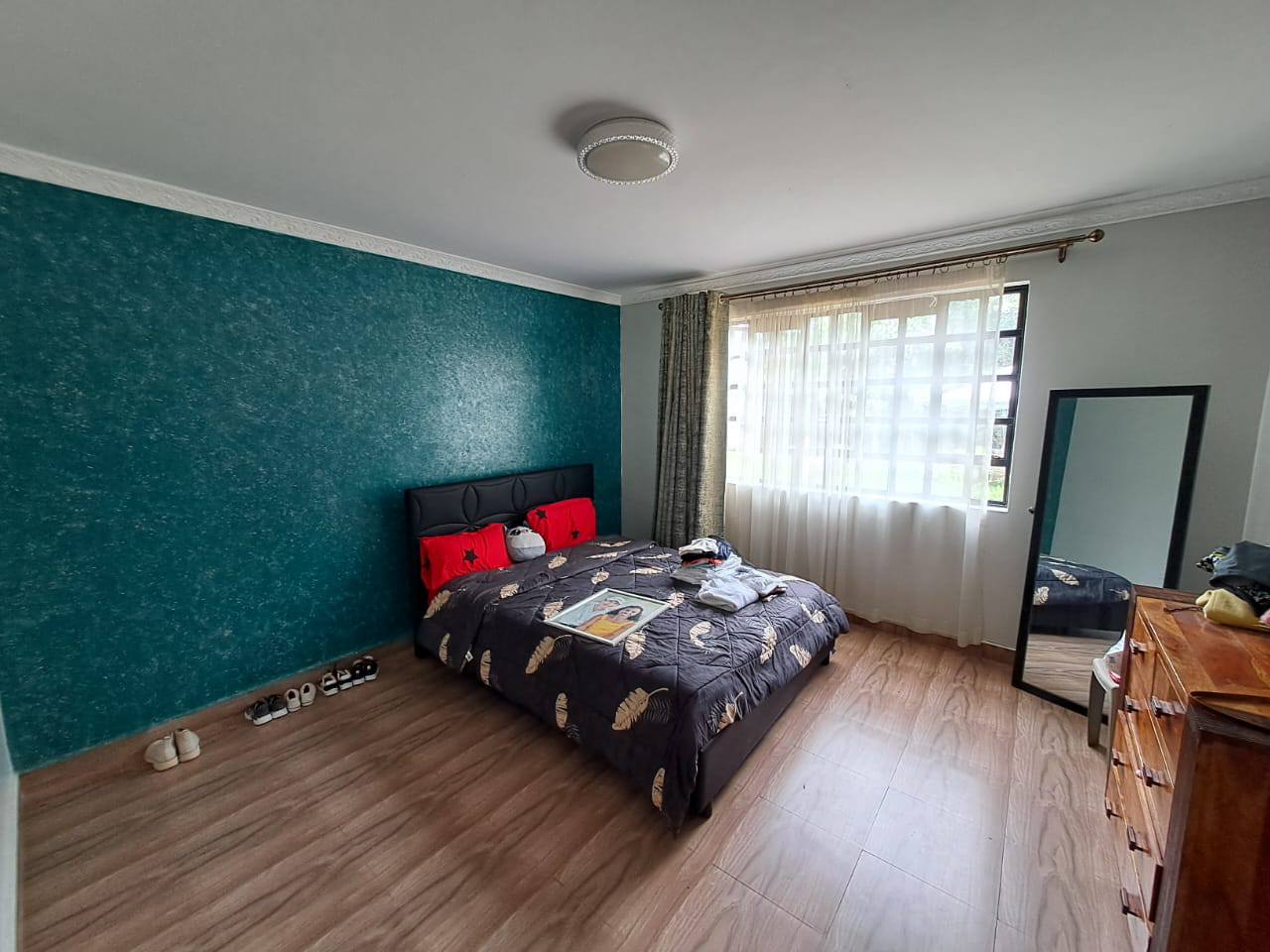 6 Bedroom villa