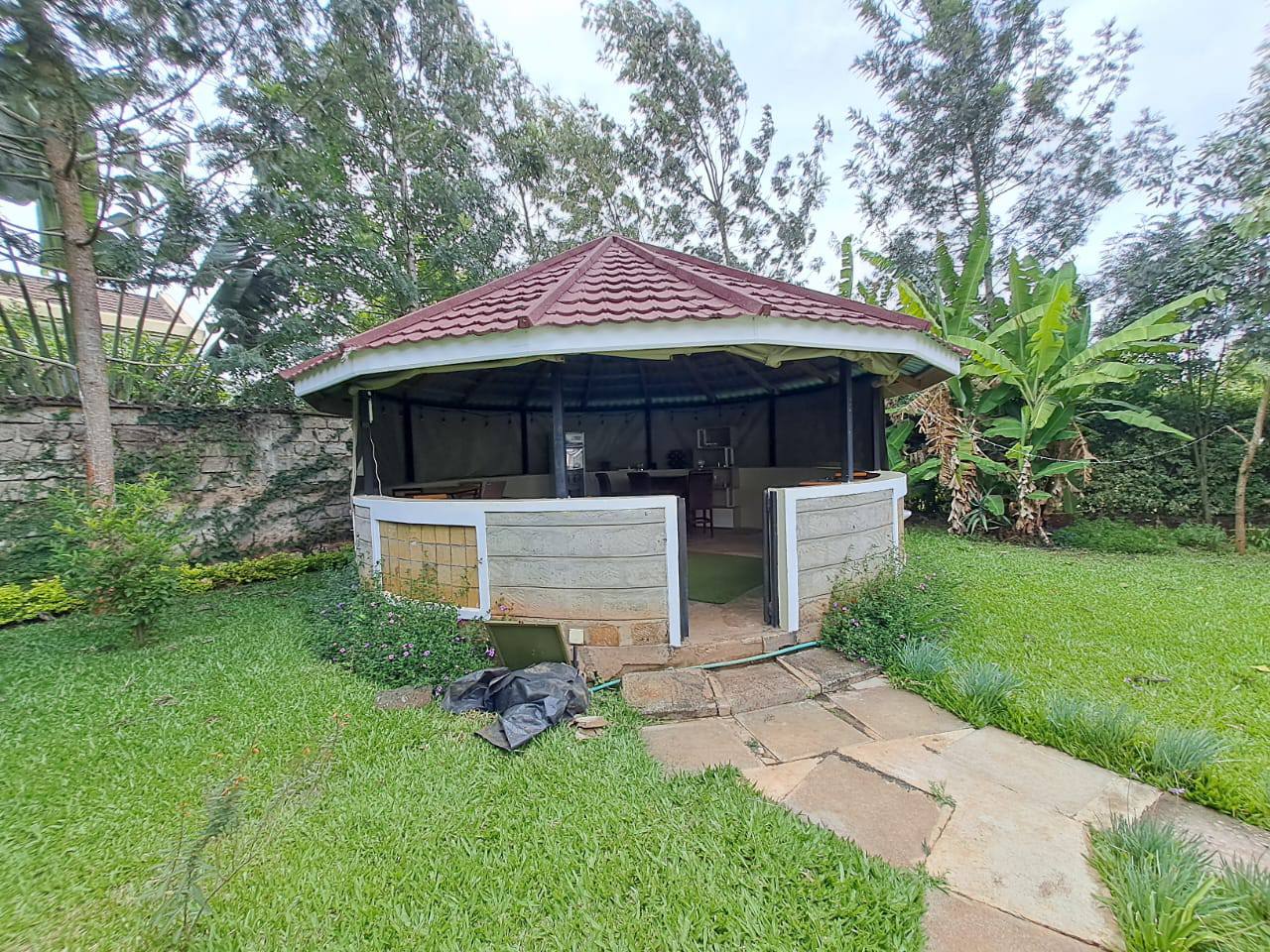 6 Bedroom villa