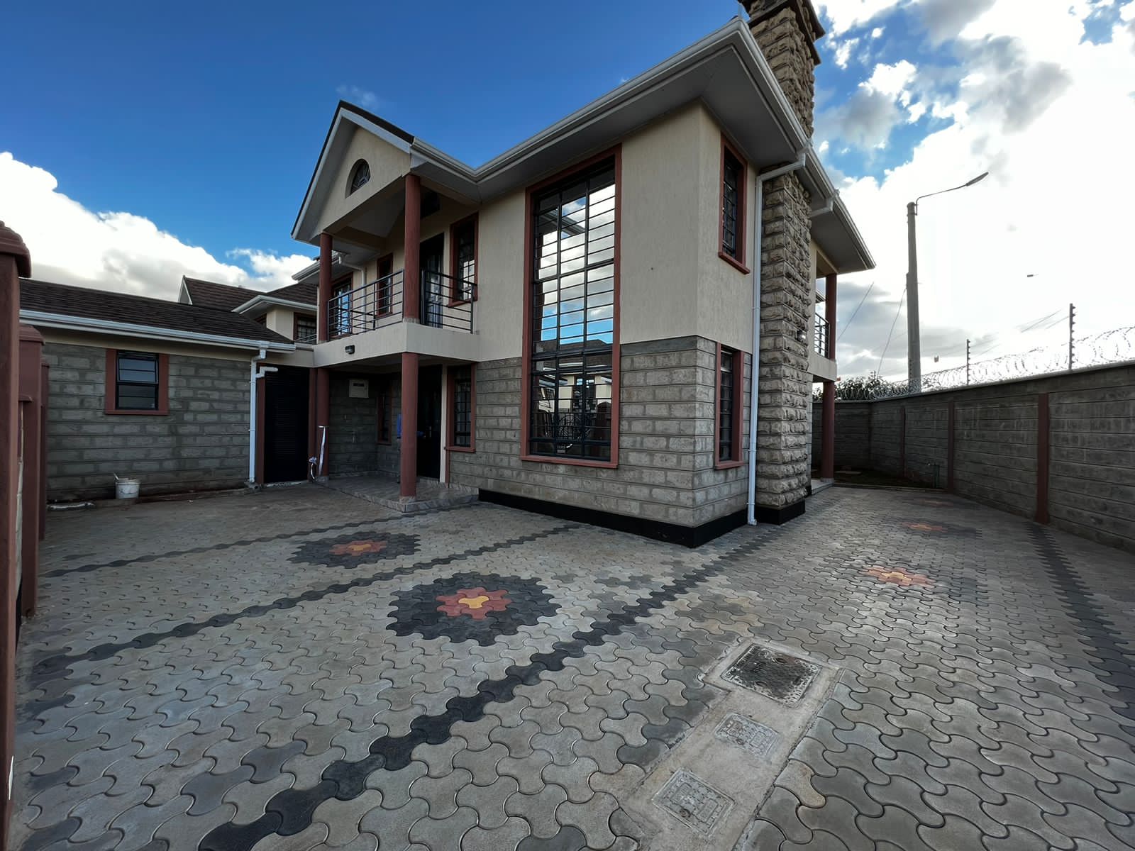 Elegant 4-Bedroom Home with SQ for Rent