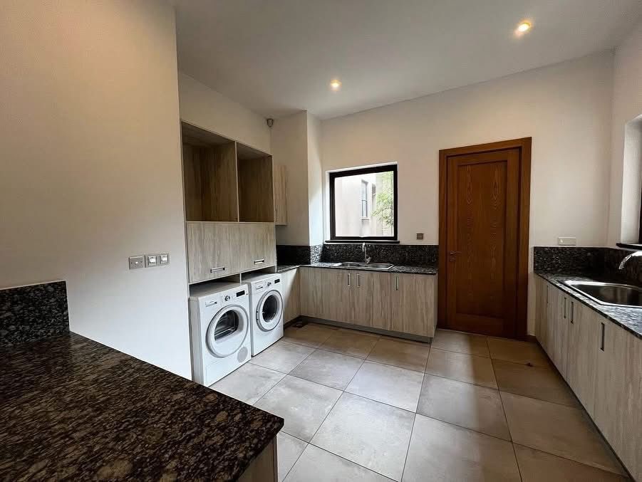 5 bedroom villa