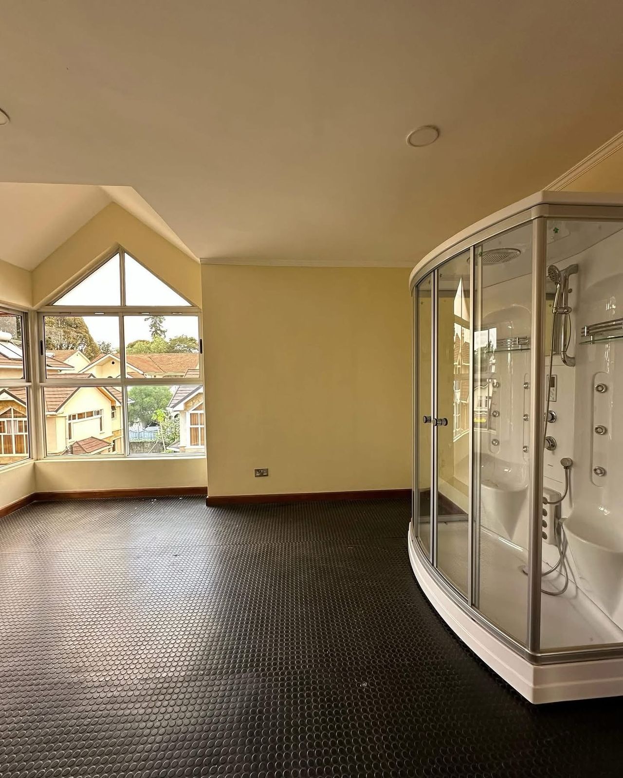 5 Bedroom plus DSQ