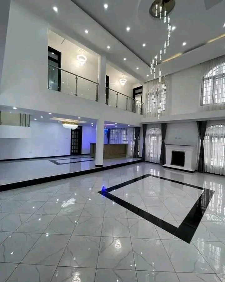 7-Bedroom Townhouse with DSQ for Sale in Karen