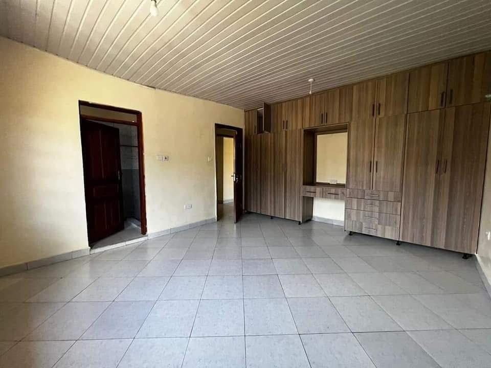 magnificent 4 bedroom house in Membley Estate