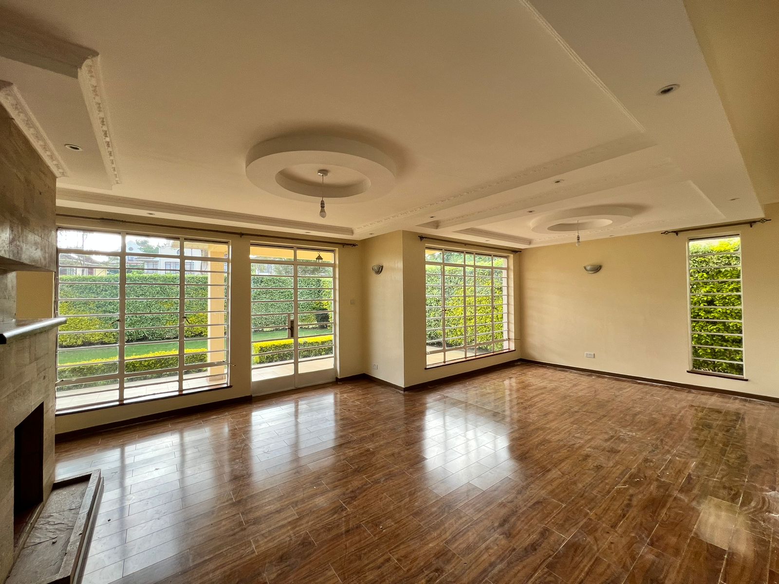 4-Bedrooms+DSQ