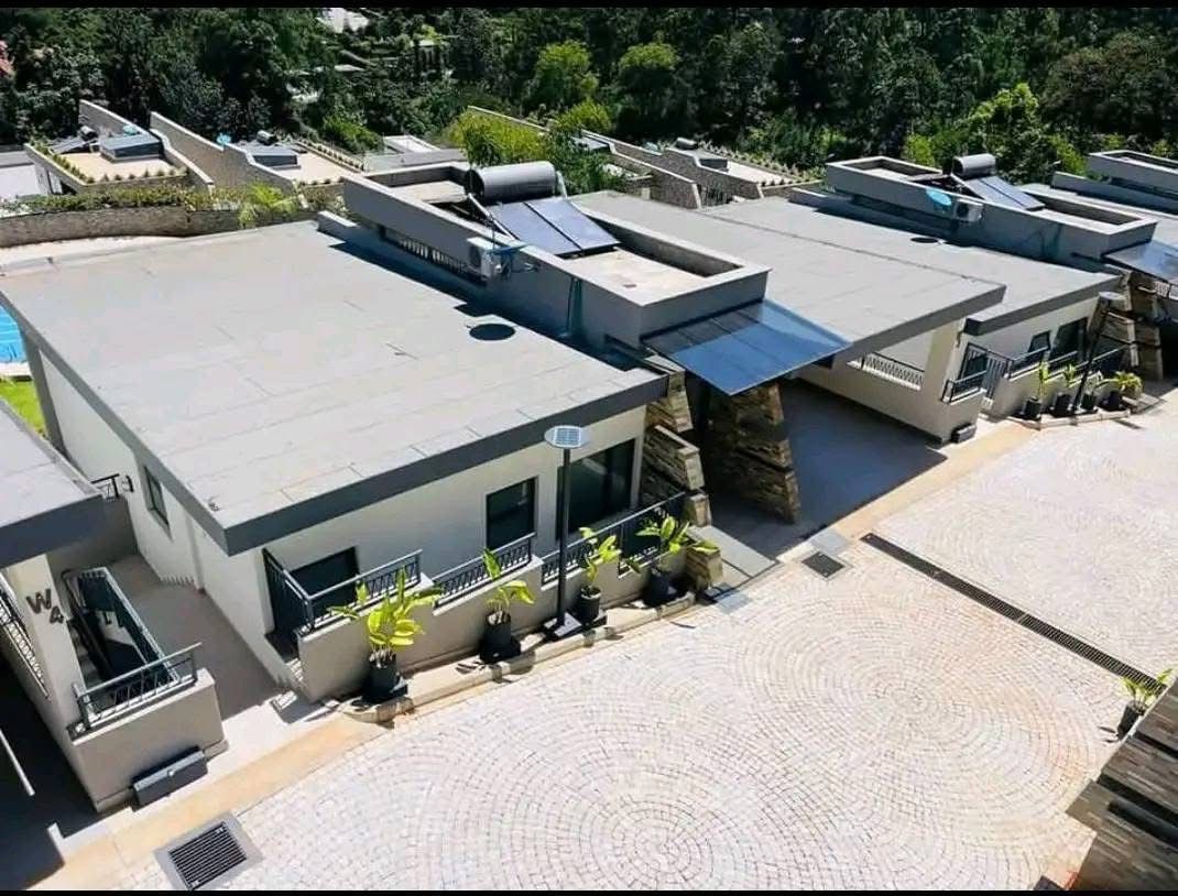 5 Bedroom Villa