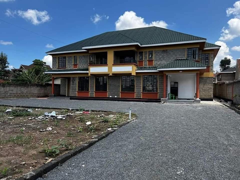 magnificent 4 bedroom house in Membley Estate