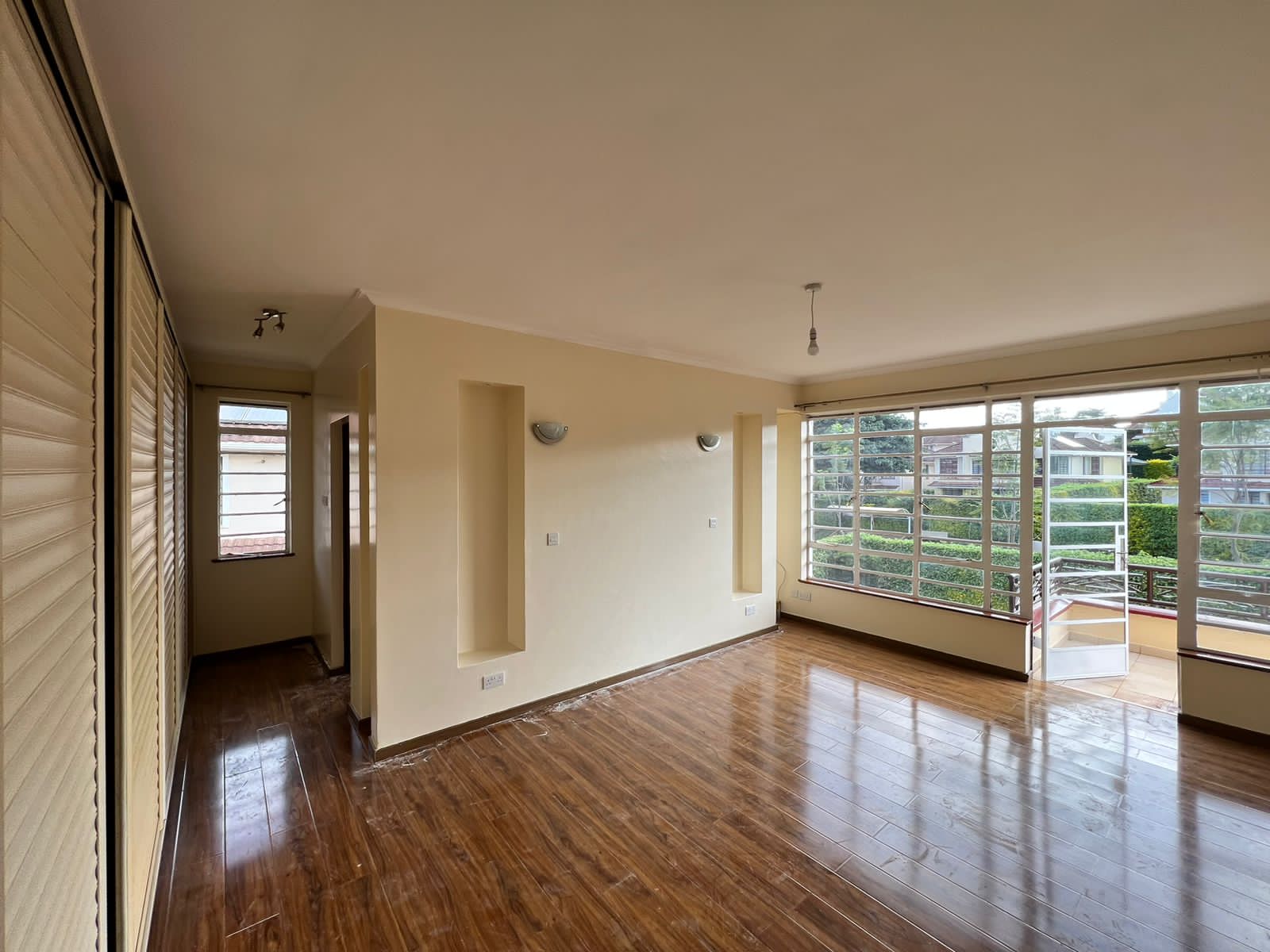 4-Bedrooms+DSQ